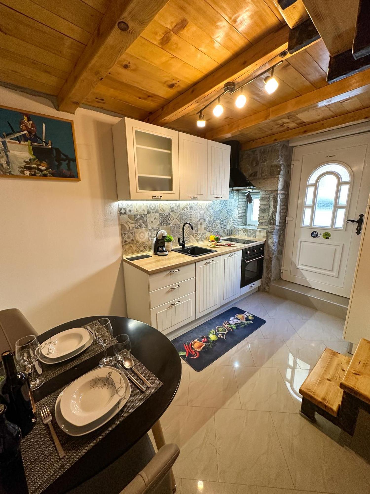 Villa Volos Apartment Karmen With Roof Terrace, Sea View, Free Private Parking Opatija Eksteriør billede