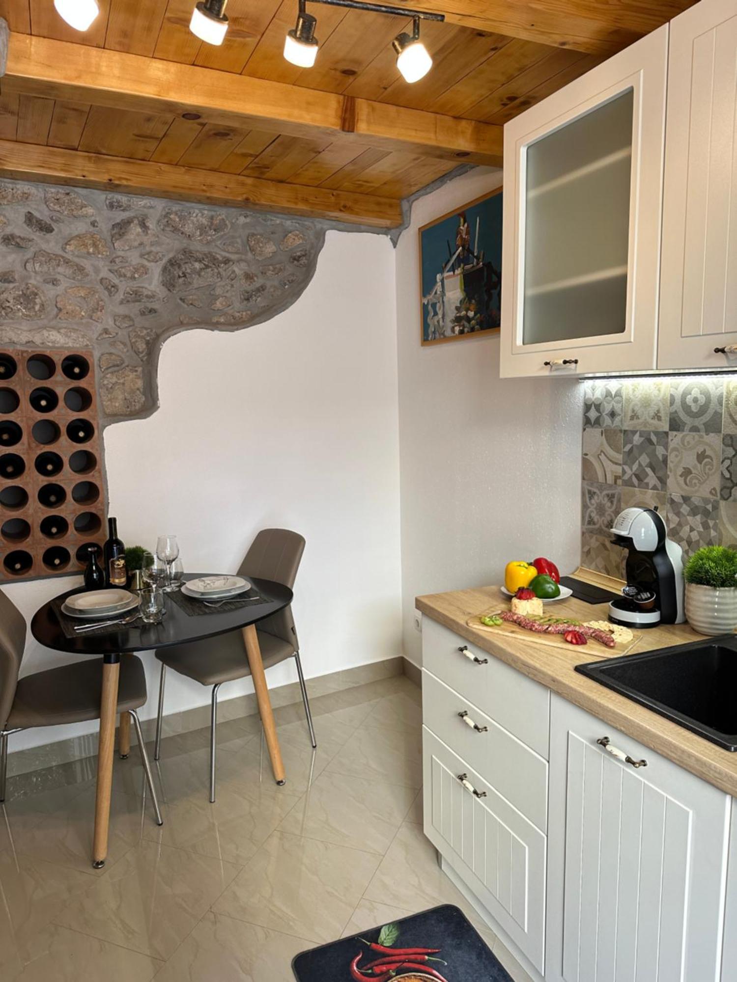 Villa Volos Apartment Karmen With Roof Terrace, Sea View, Free Private Parking Opatija Eksteriør billede